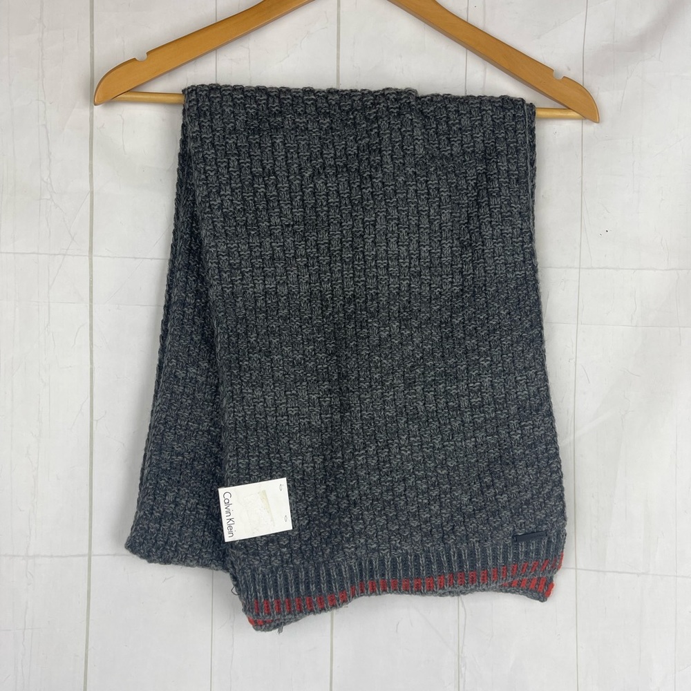 NWT Calvin Klein Gray Knit Scarf